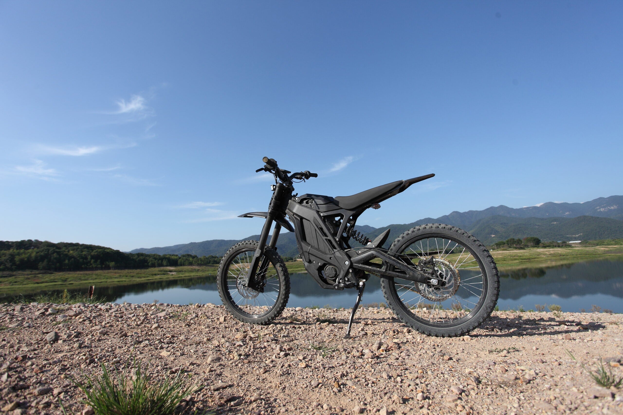 E RIDE PRO SS 19" 72V Long Range All Terrain Electric Dirt Bike EZE
